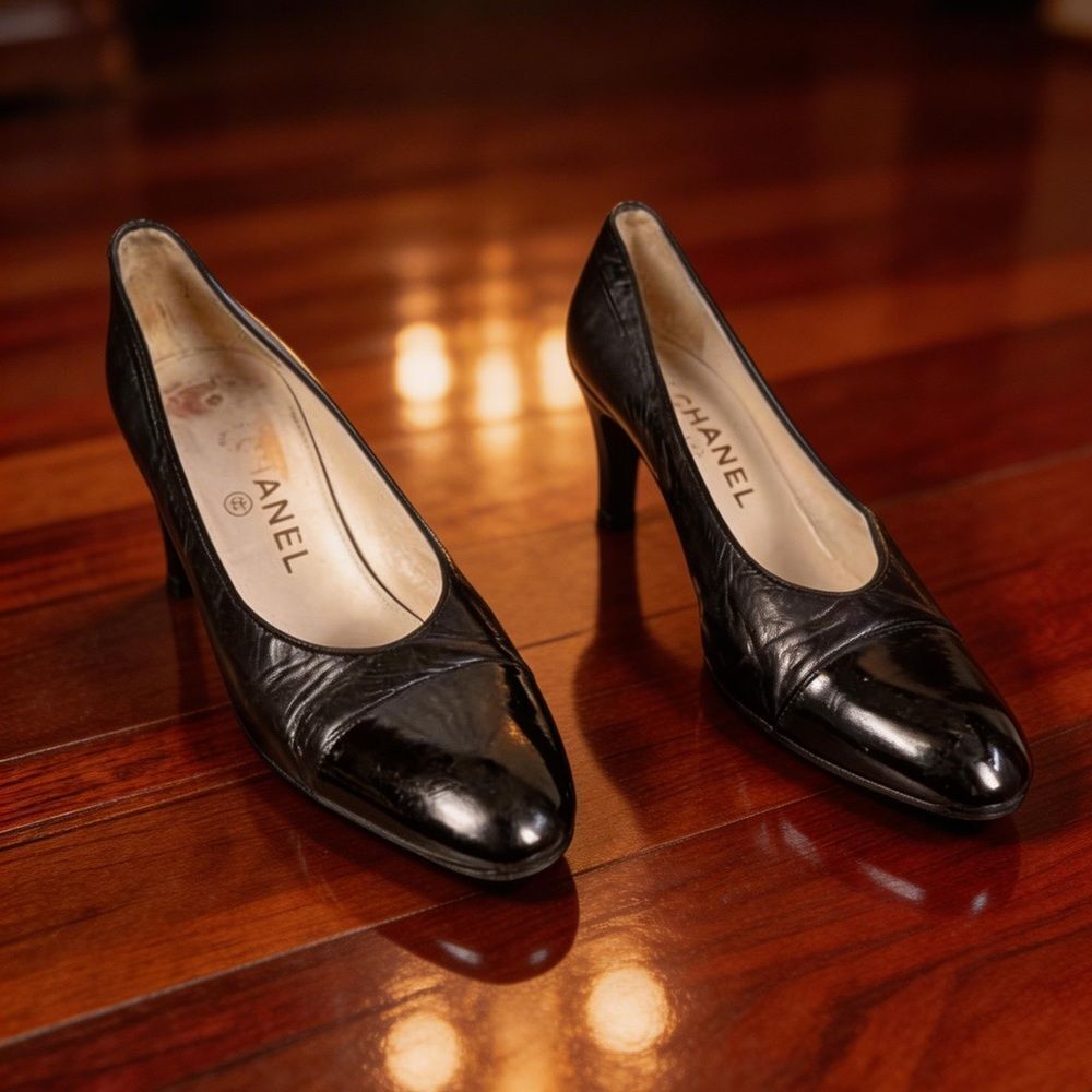 CHANEL WOMENS BLACK LEATHER HEELS SIZE 7 1/2
